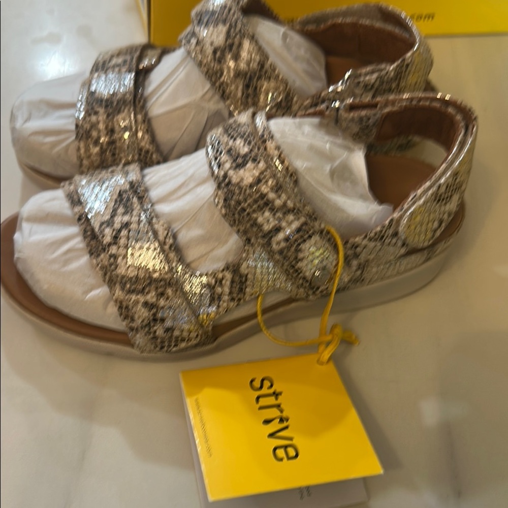 New in box Silver Sandals with Wide Strap - Picture 7 of 10